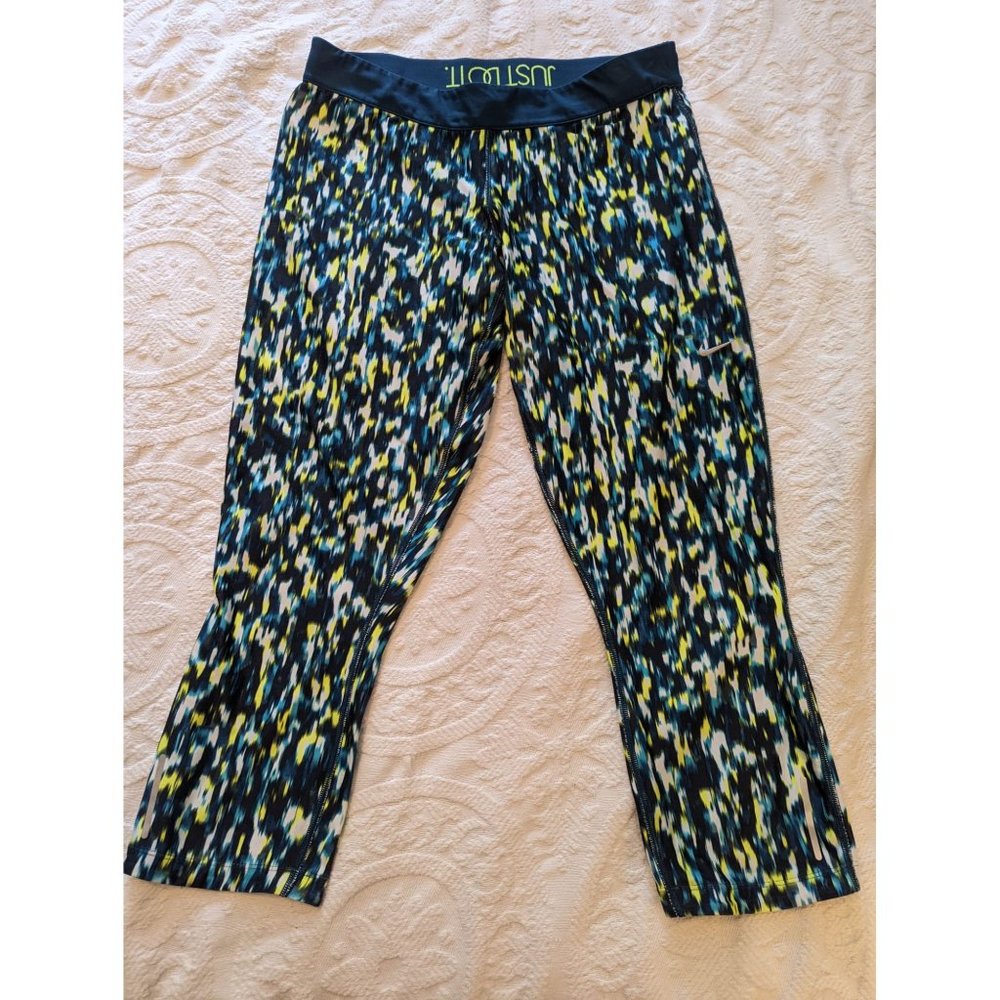 Nike Dri-Fit Printed Relay Crop
